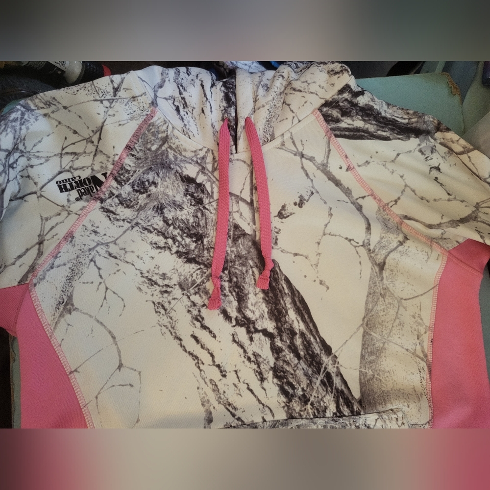 Wns Gamehide Pink and White Camo Hoodie sz M #666